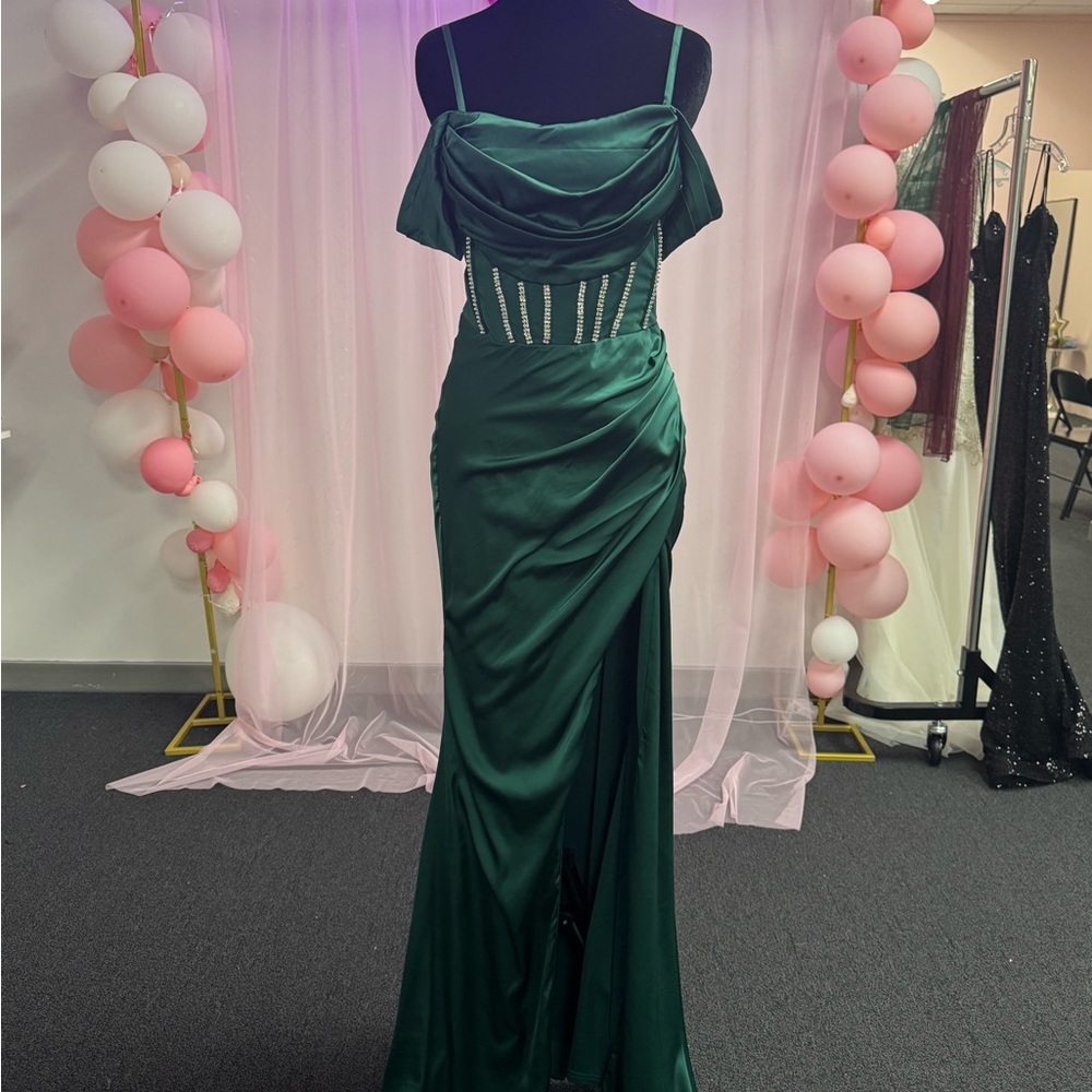 Elegant Green Evening Gown